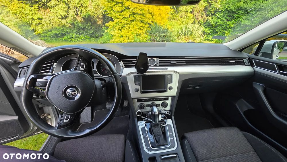 Volkswagen Passat - 8