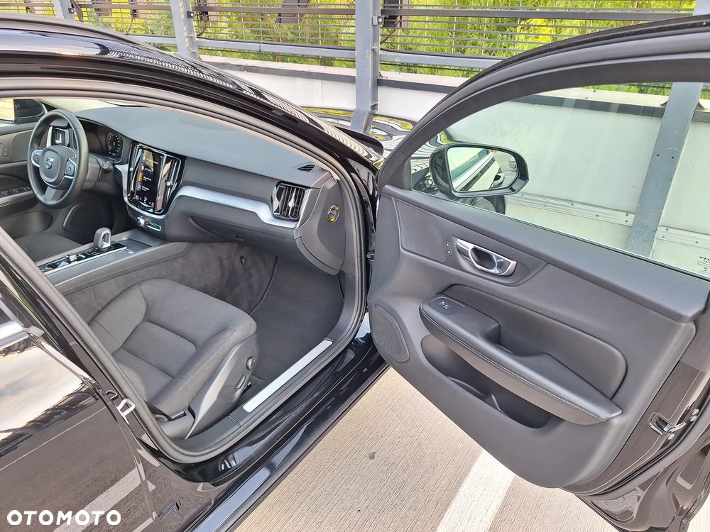 Volvo V60 B4 D Momentum Pro - 24