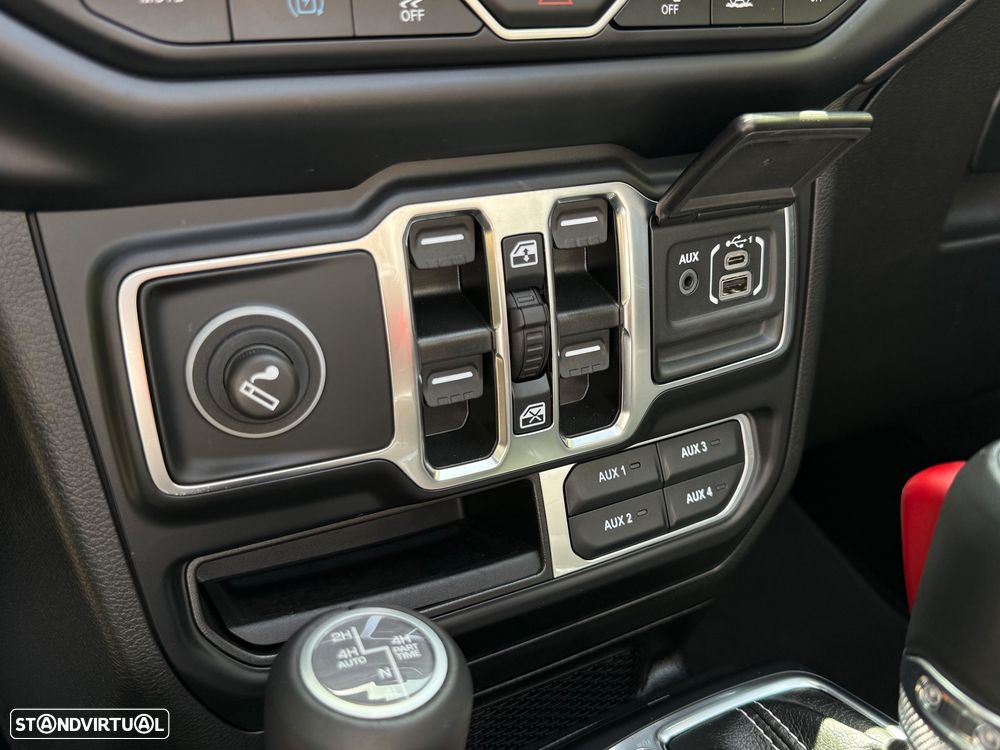 Jeep Wrangler Unlimited 2.0 4xe Plug-In Hybrid Softtop Sahara - 32
