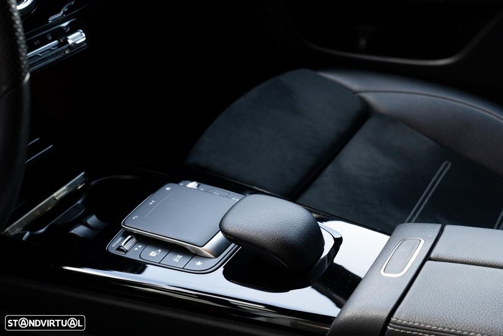 Mercedes-Benz CLA 250 e Shooting Brake AMG Line - 18