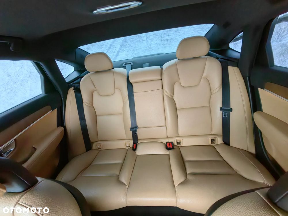 Volvo S90 T8 AWD Plug-In Hybrid Momentum Pro - 12