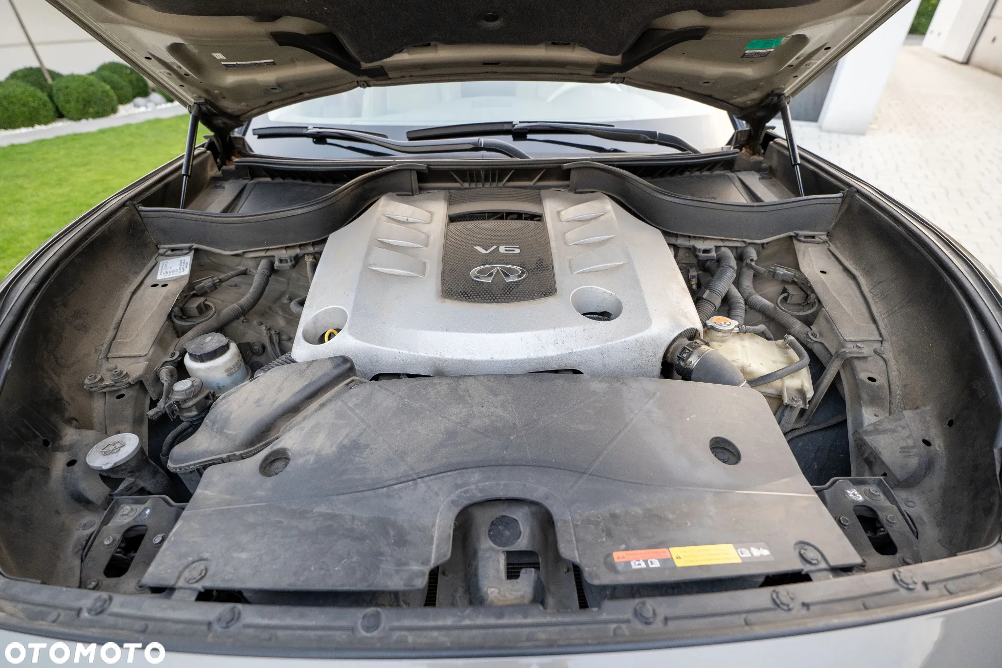 Infiniti QX70 - 31