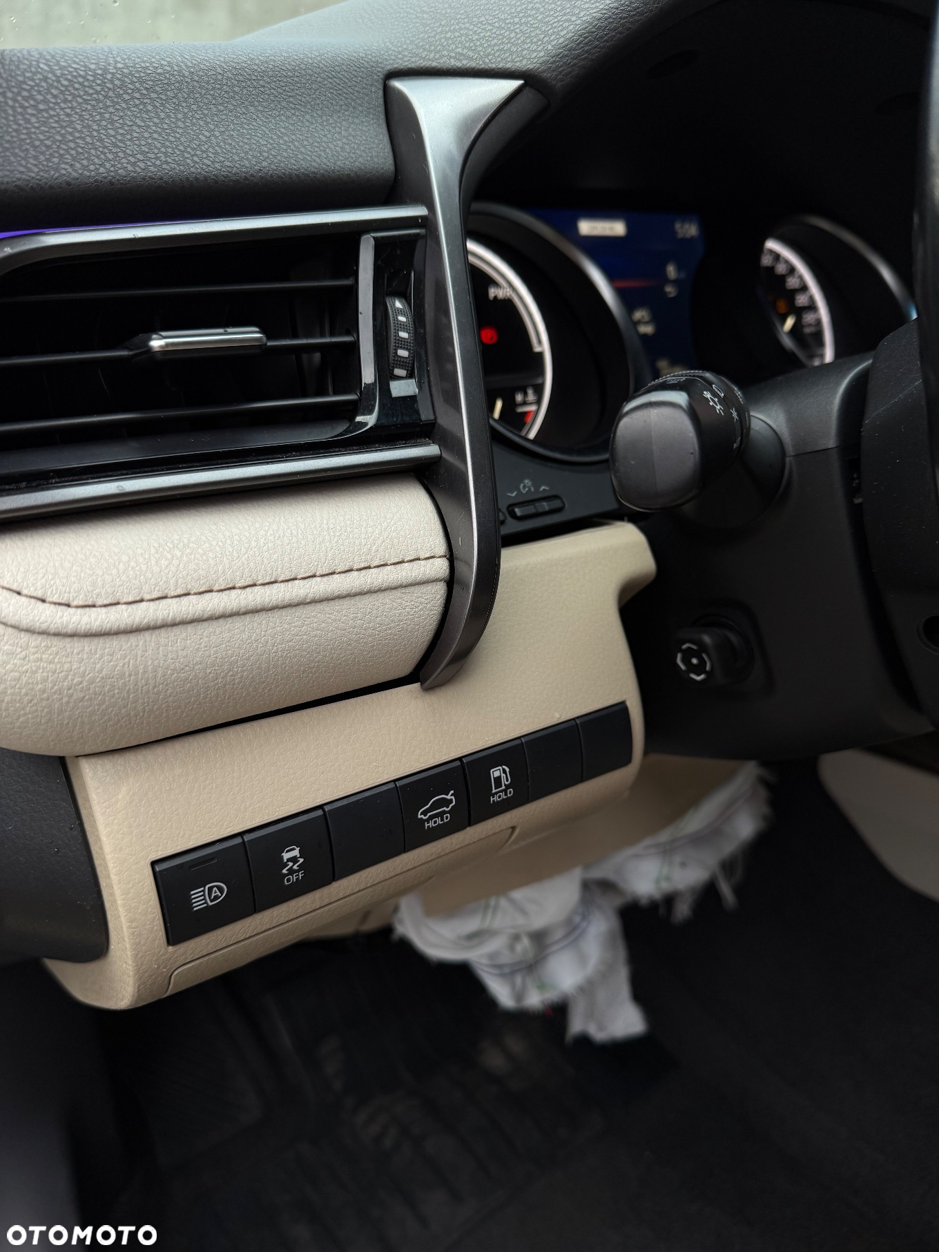 Toyota Camry - 14
