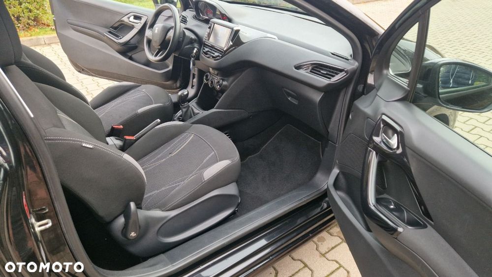 Peugeot 208 1.6 e-HDi Allure STT - 14