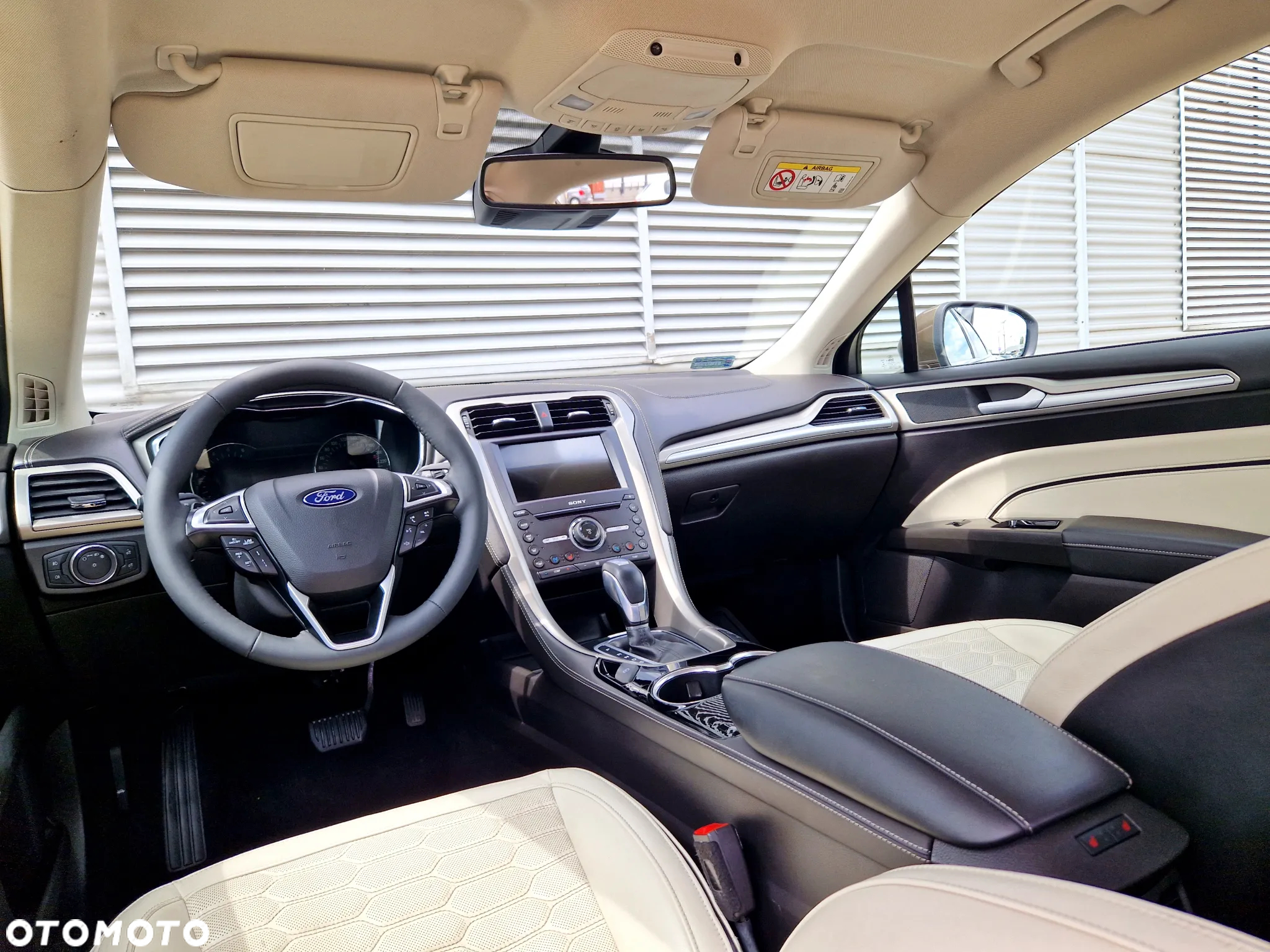 Ford Mondeo Vignale 2.0 TDCi PowerShift - 24