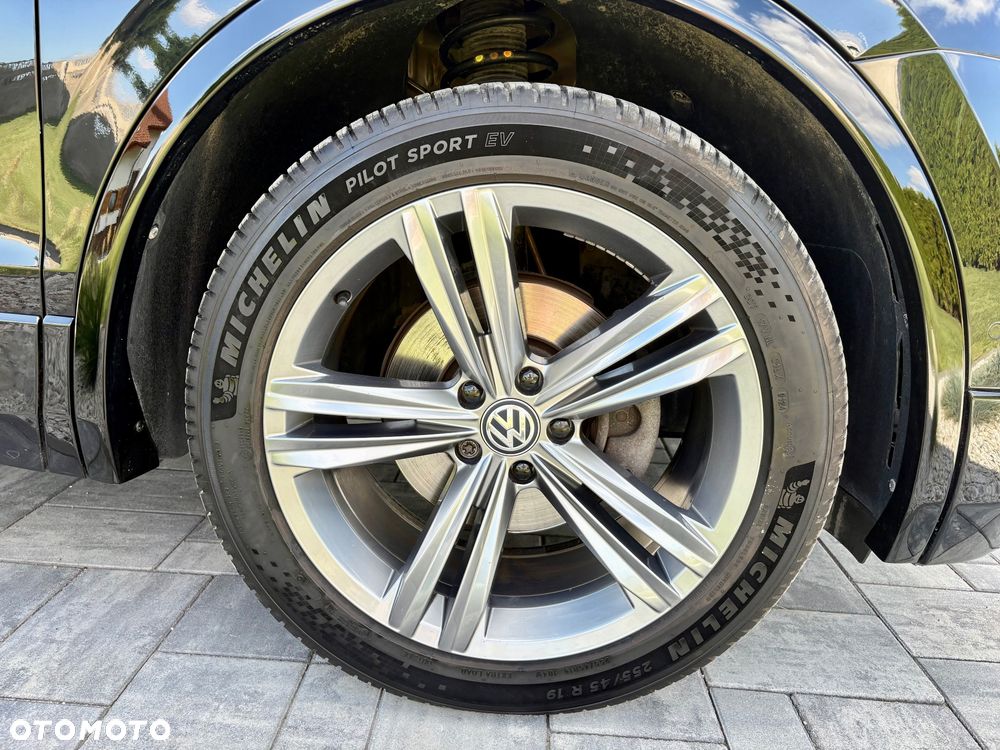 Volkswagen Tiguan 2.0 TDI SCR 4MotION DSG R-Line - 21
