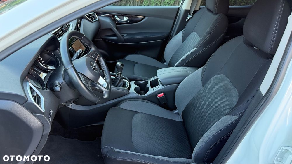 Nissan Qashqai 1.3 DIG-T N-Connecta - 18