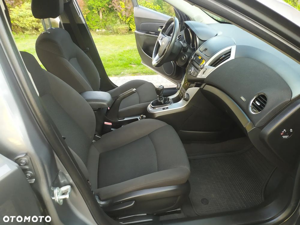 Chevrolet Cruze - 33