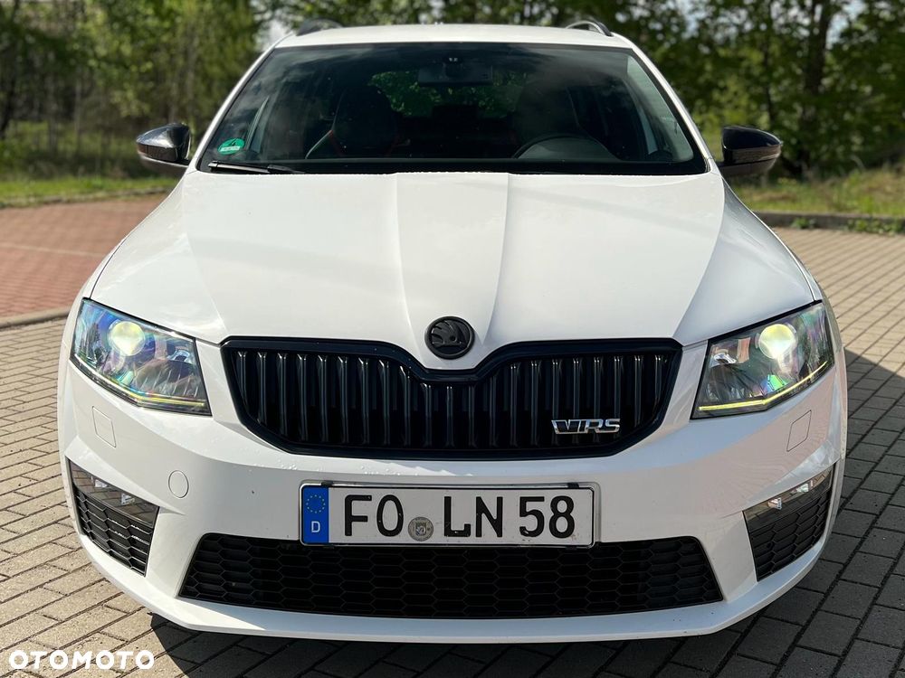 Skoda Octavia 2.0 TDI DSG RS - 3