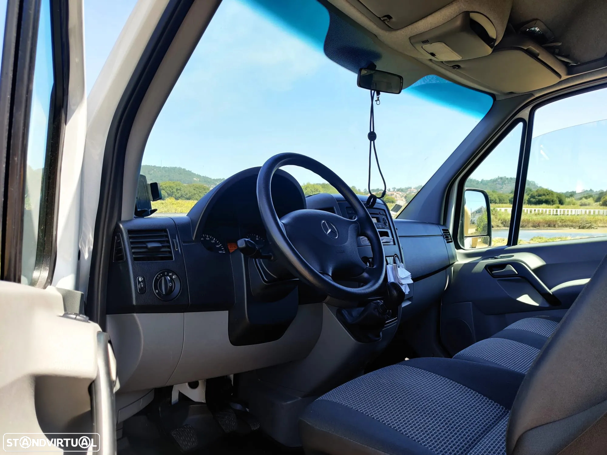 Mercedes-Benz Sprinter 210cdi Campervan - 19