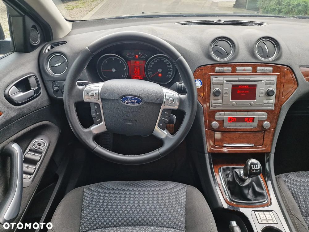 Ford Mondeo - 21