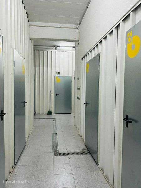 Box  3m2, e 8m2 para arrendar