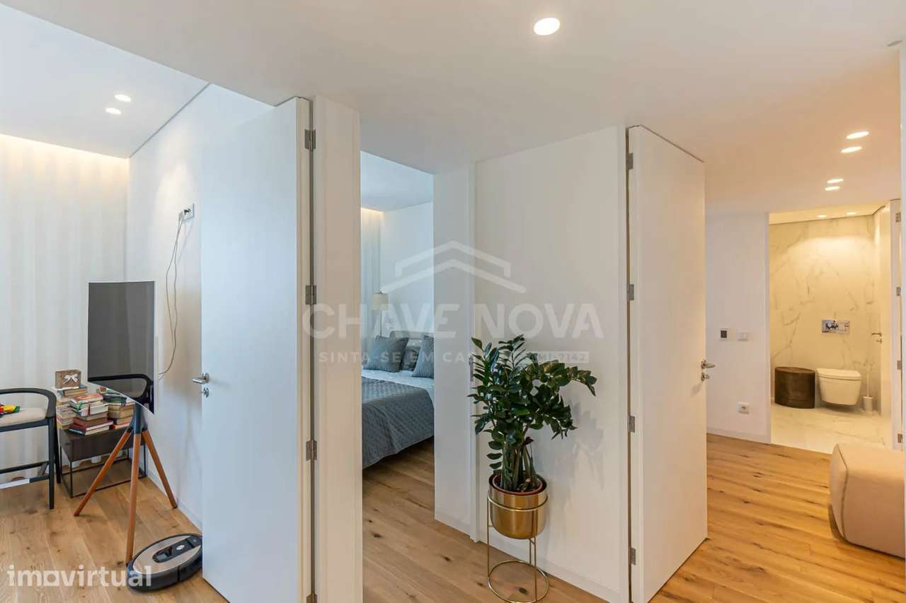 Apartamento T3 com varanda de 25 m² vistas Mar em todas as divisões - Grande imagem: 2/25
