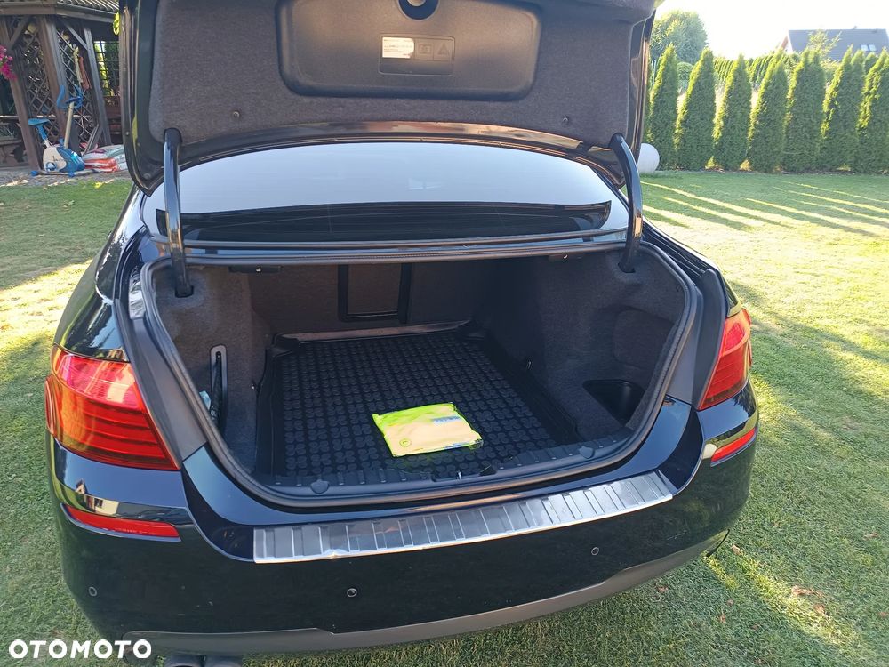 BMW Seria 5 520d xDrive - 24