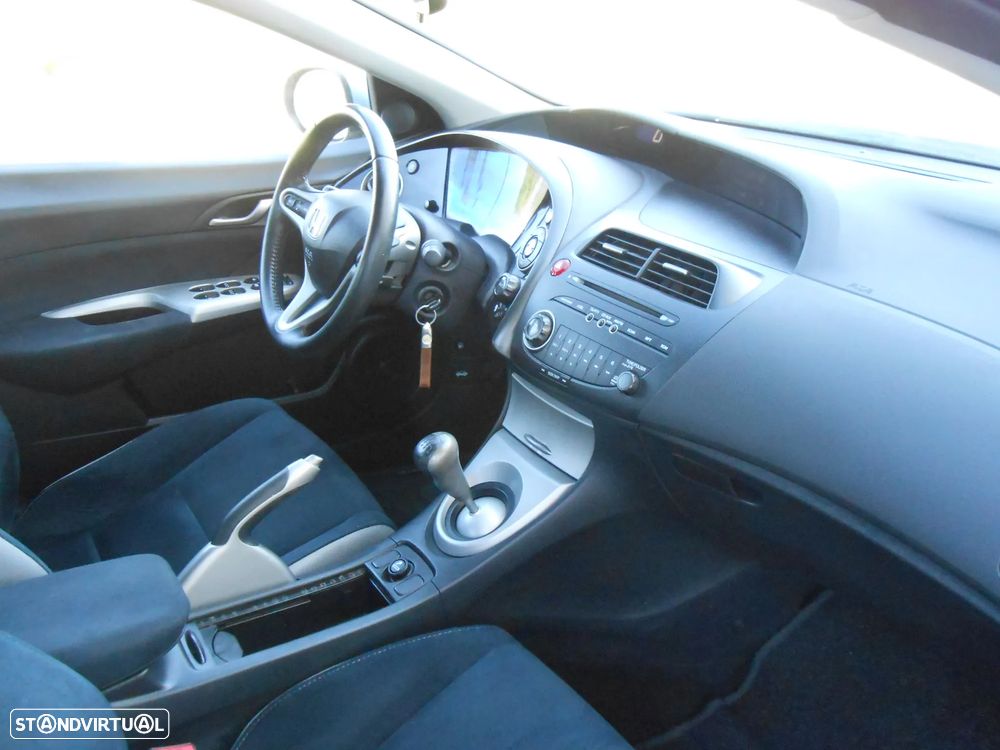 Honda Civic 1.4 Sport - 23