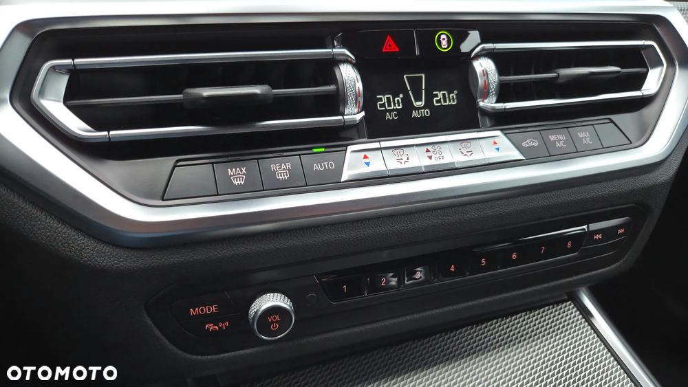 BMW Seria 3 318d M Sport Shadow - 23