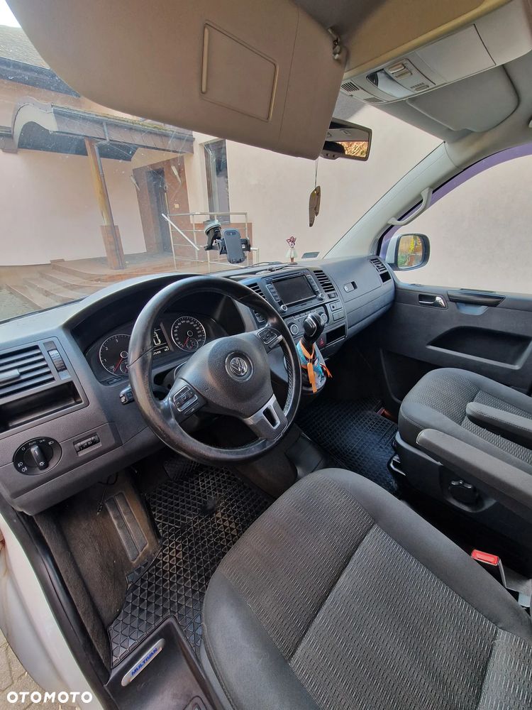 Volkswagen Multivan - 12