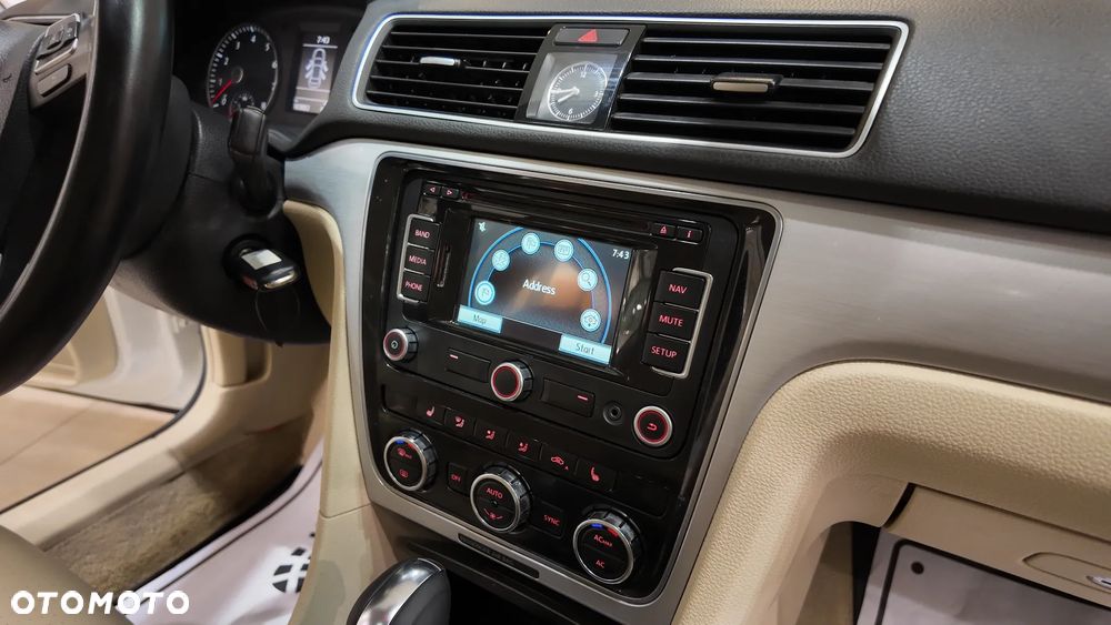 Volkswagen Passat - 38