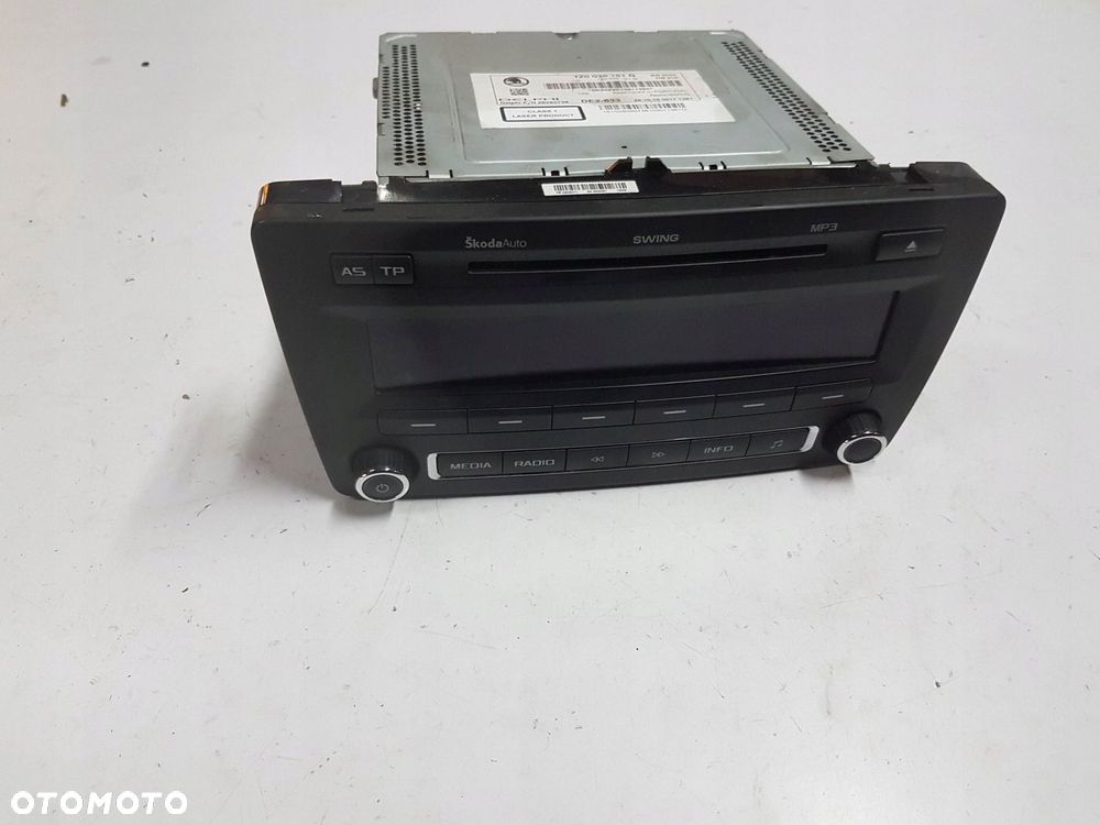 SKODA OCTAVIA 2 II LIFT 08-12r RADIO CD SWING 1Z0035161G - 2