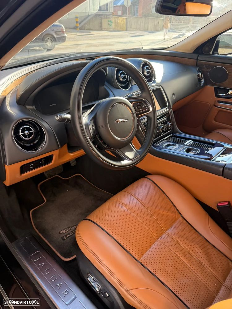 Jaguar XJ 3.0 D V6 Premium Luxury - 12