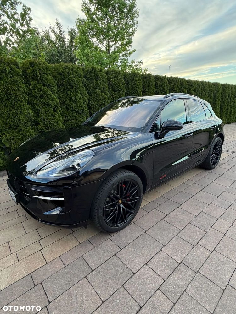 Porsche Macan - 1