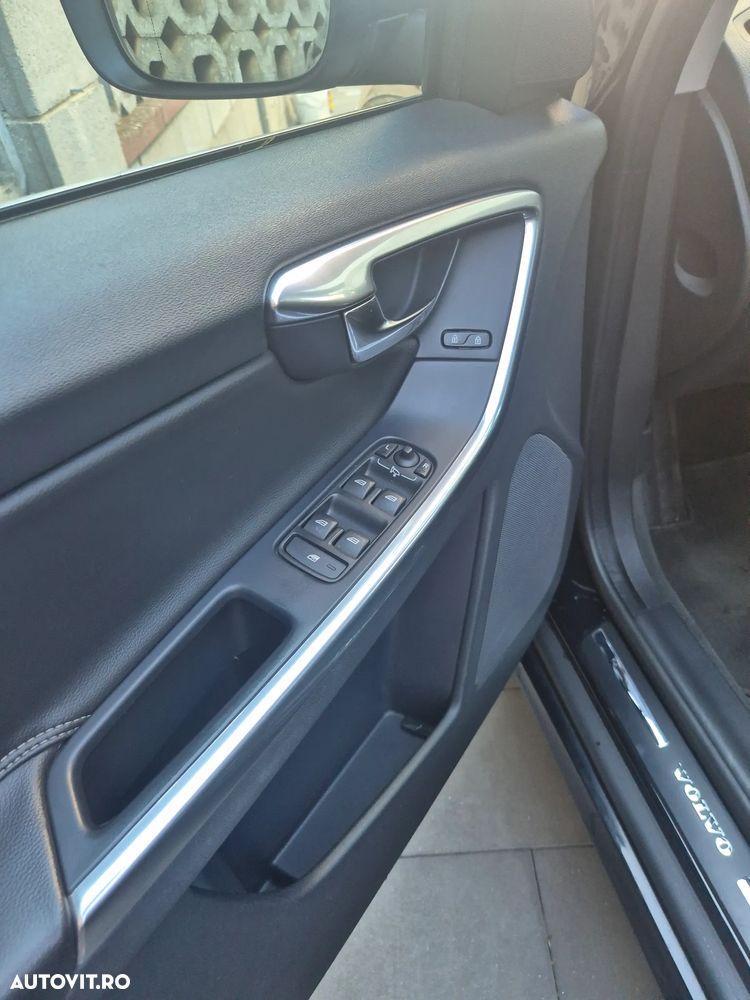 Volvo XC 60 D5AWD Summum - 25