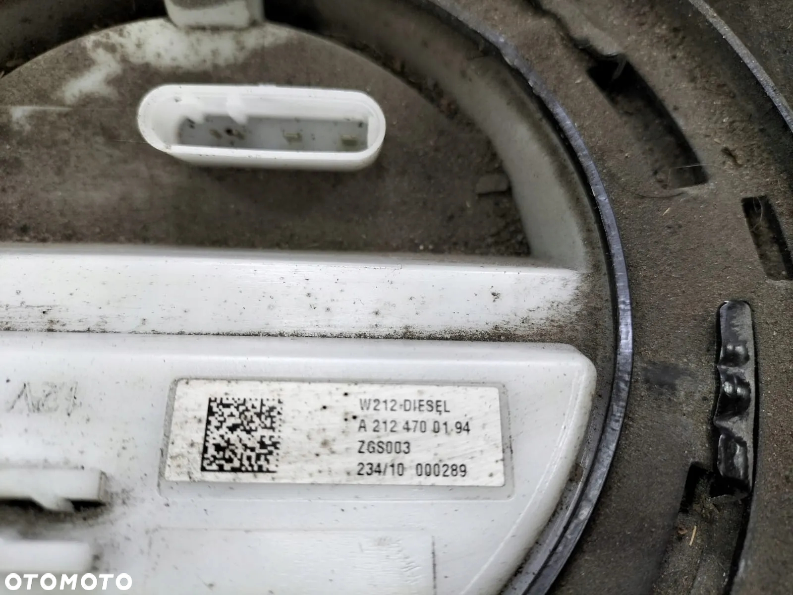 ZBIORNIK PALIWA BAK KOMPLETNY POMPA PŁYWAK A2124700794 A2124700194 MERCEDES W212 SEDAN 2.2 CDI - 4