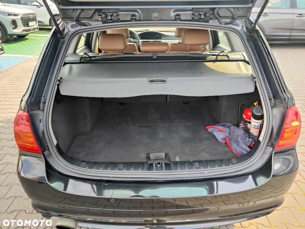 BMW Seria 3 320i Edition Exclusive - 14