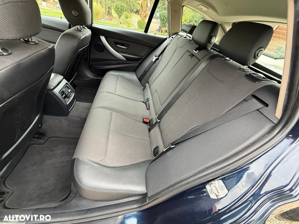 BMW Seria 3 318d xDrive Luxury Line - 28