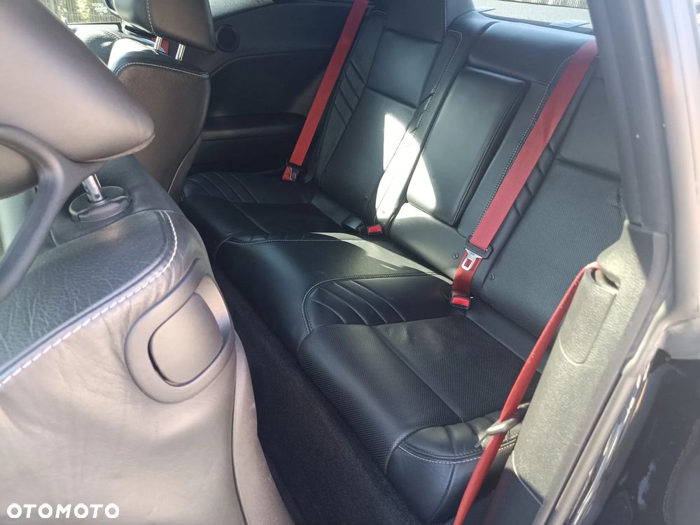 Dodge Challenger - 27