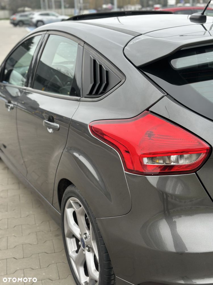 Ford Focus 2.0 EcoBoost ST - 15