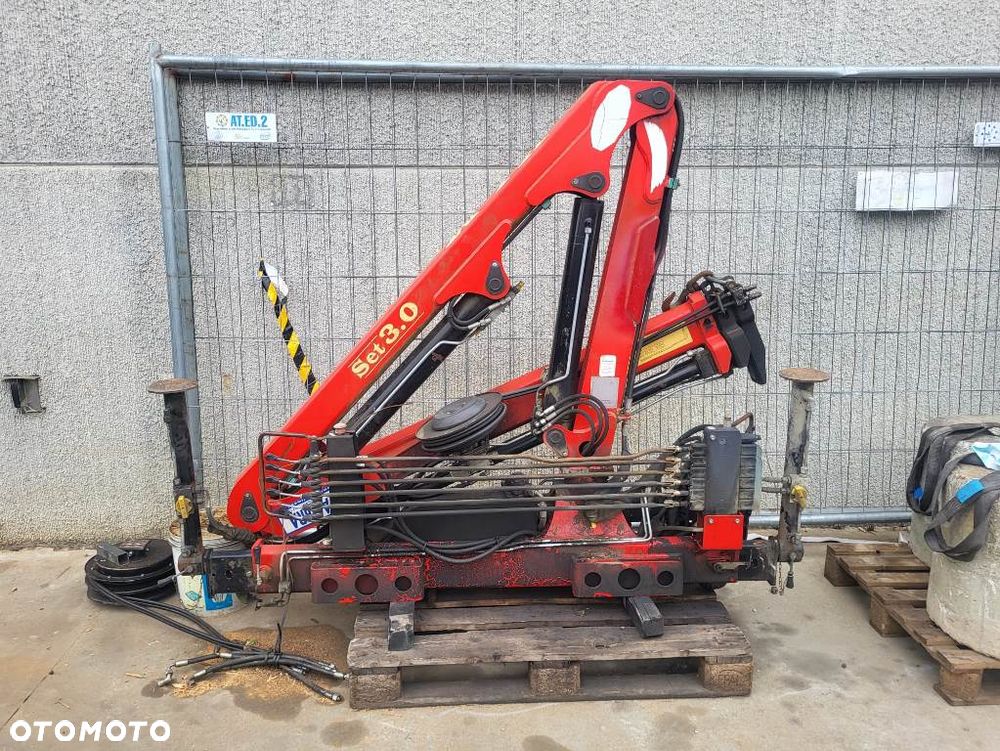 HDS KLM 3.0  Fassi PM Palfinger używany Iveco Daily Nissan Mercedes Nissan Cabstar Ford. - 1