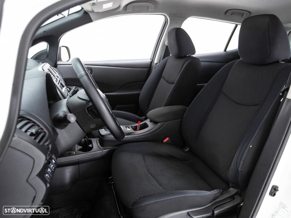 Nissan Leaf - 8