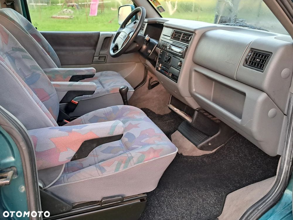 Volkswagen Multivan - 18