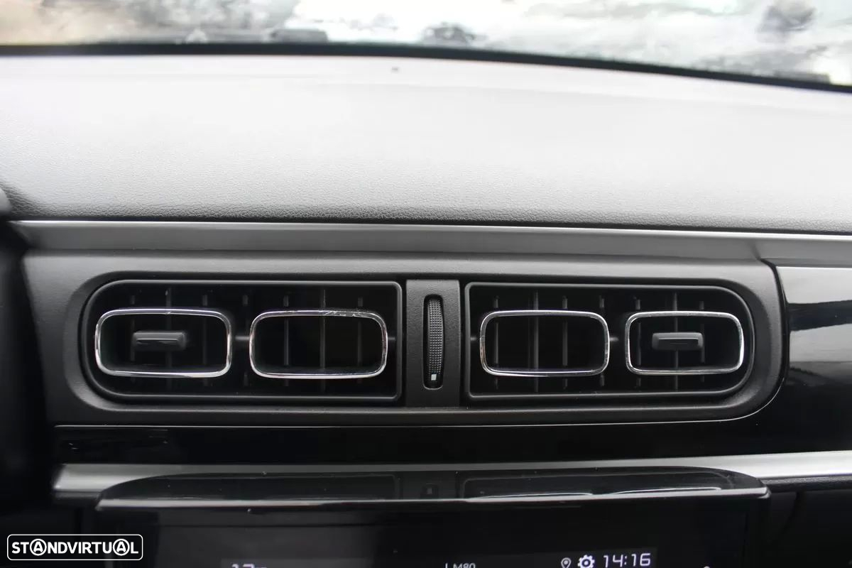 Citroën C3 1.2 PureTech Shine EAT6 - 24
