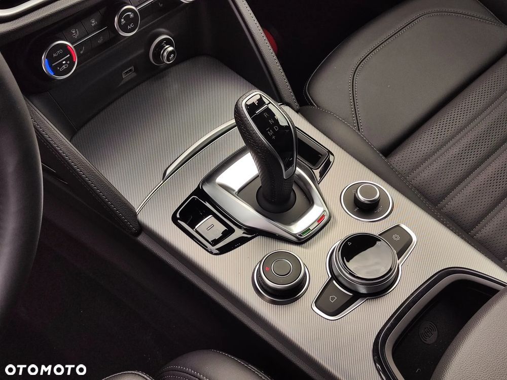 Alfa Romeo Stelvio 2.0 Turbo Veloce Q4 - 13