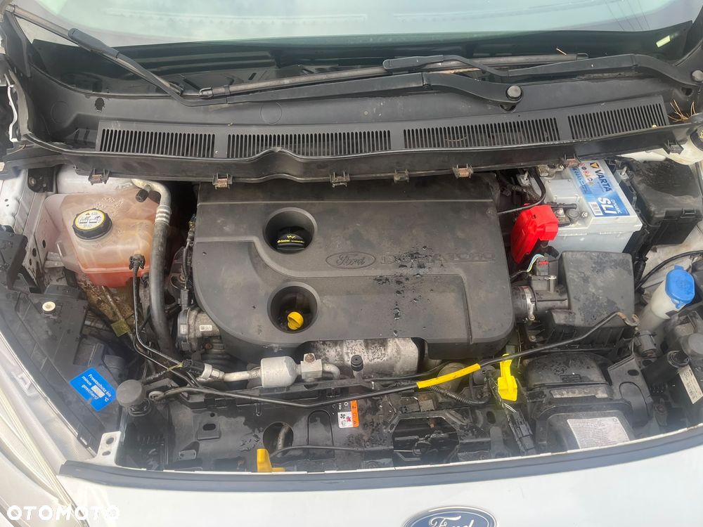 Ford Transit Courier - 21