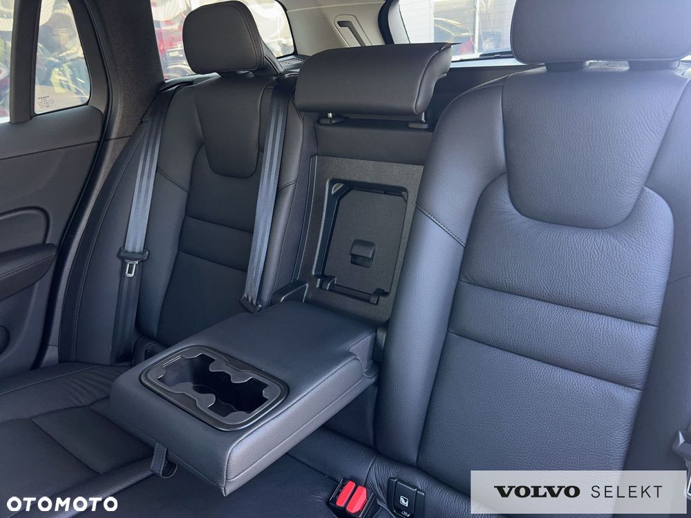 Volvo V60 B4 B Plus Dark - 16