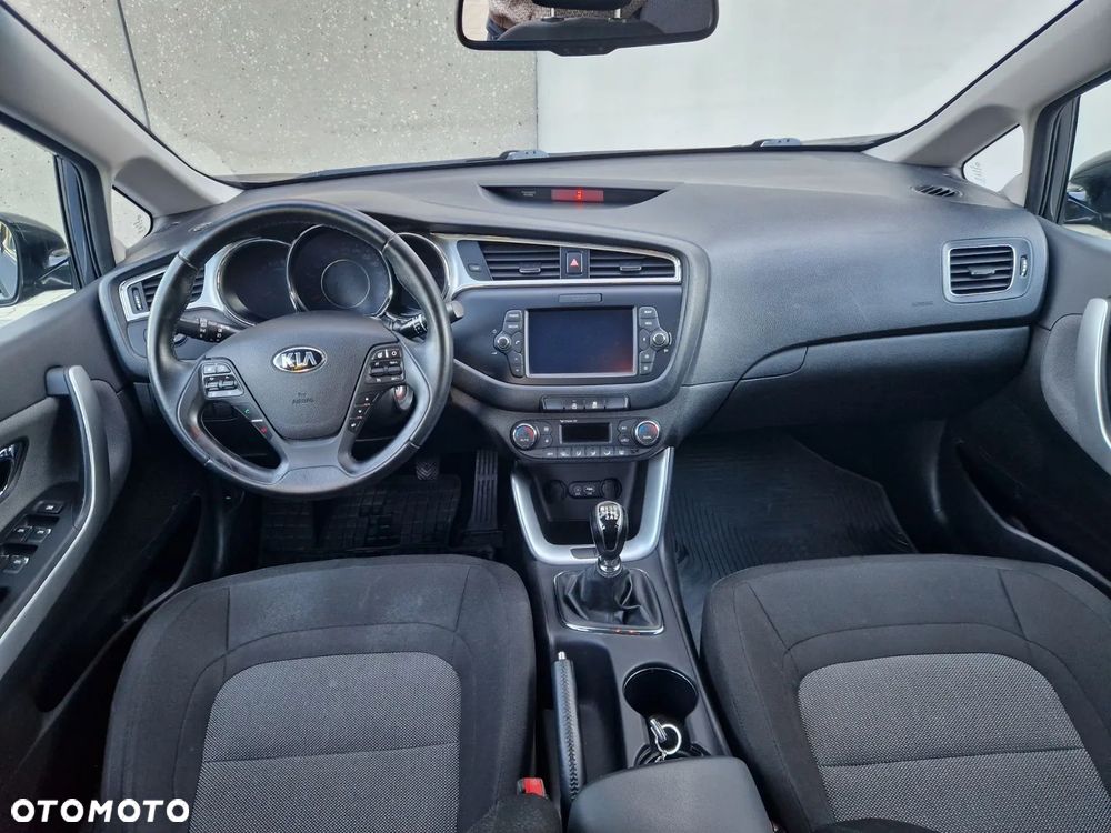 Kia Ceed 1.6 GDI L - 4