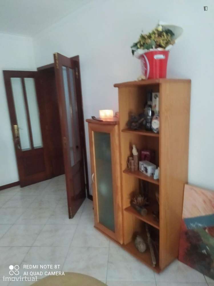 Quarto - localizado em Guimaraes - Grande imagem: 4/14
