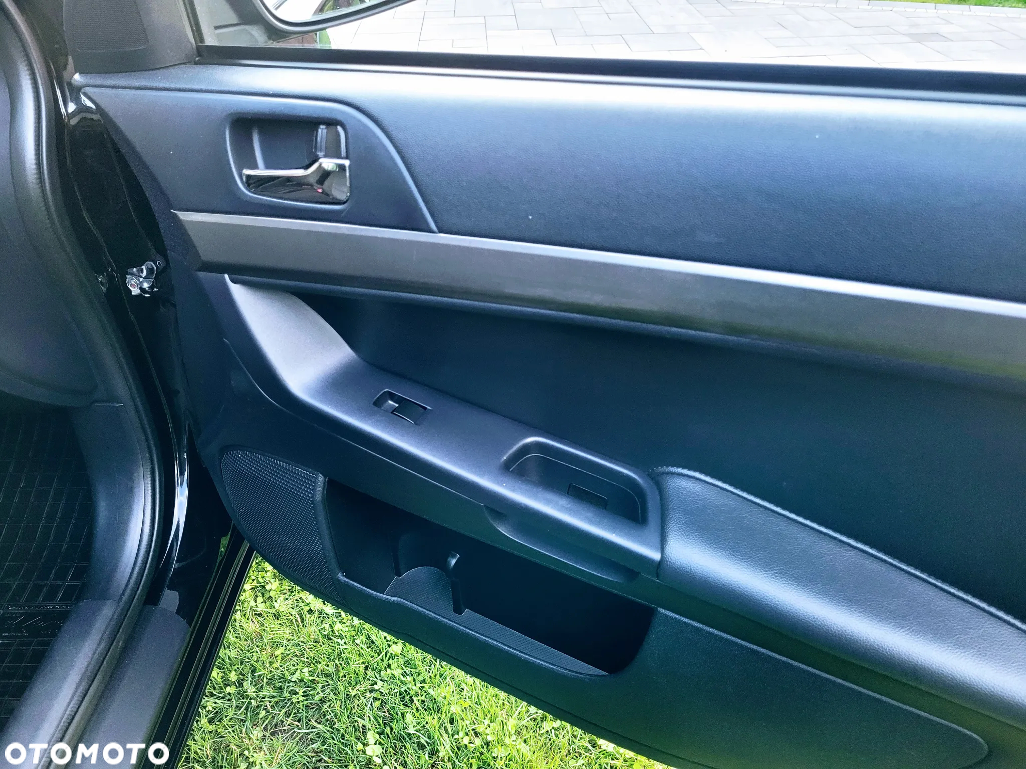 Mitsubishi Lancer 1.6 Invite - 29