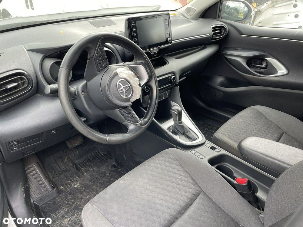 Toyota Yaris - 6