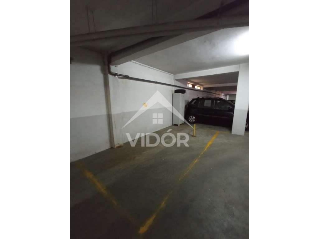 Garagem na Rua Bernardim Ribeiro Nº 178 - Circunvalação - Grande imagem: 4/5