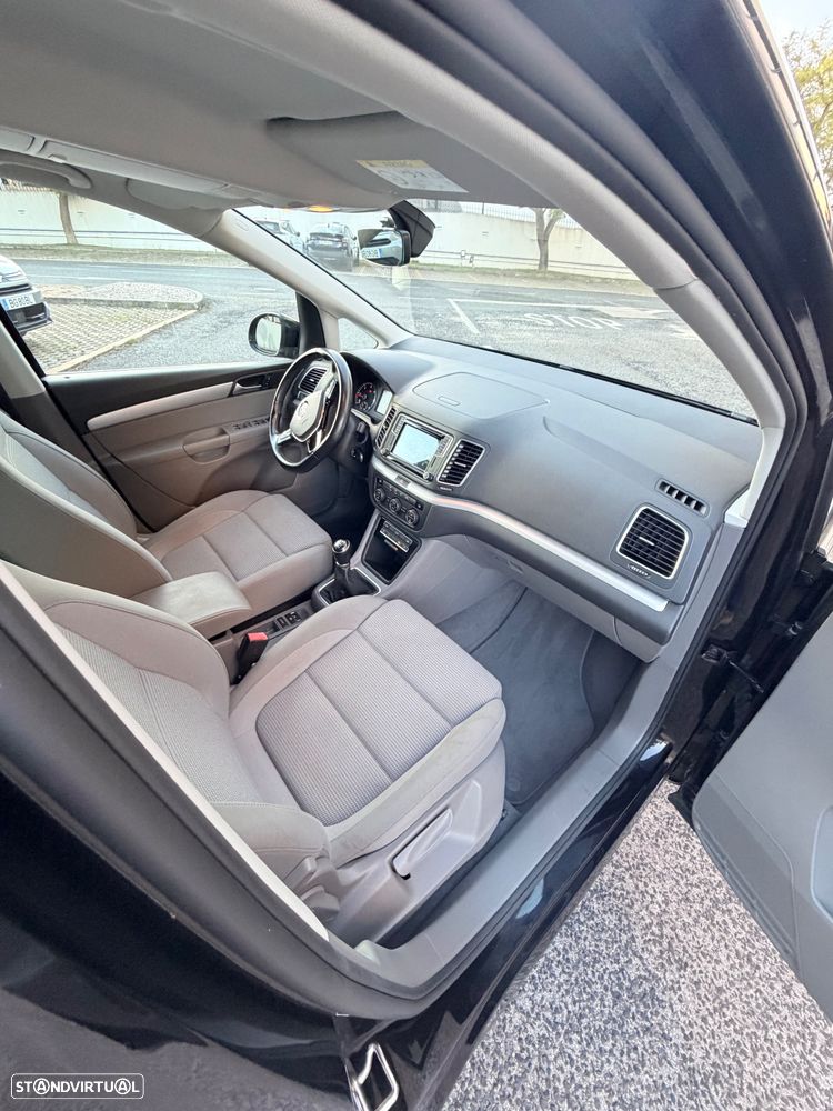 VW Sharan 2.0 TDI Blue Confortline - 17