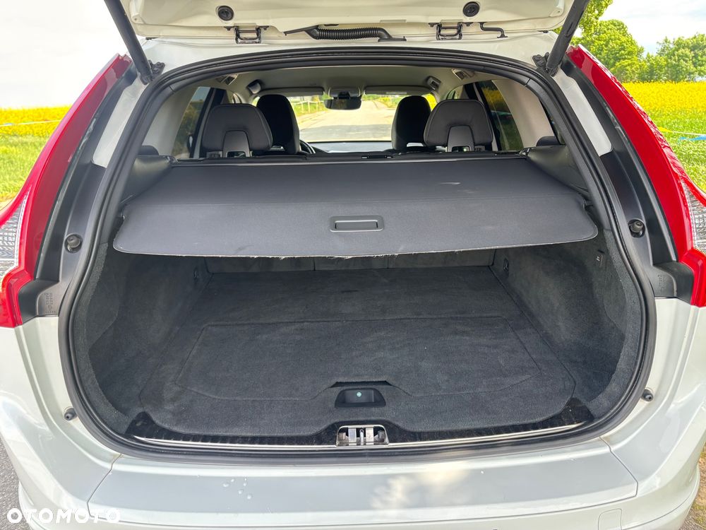Volvo XC 60 D4 Drive-E Momentum - 30