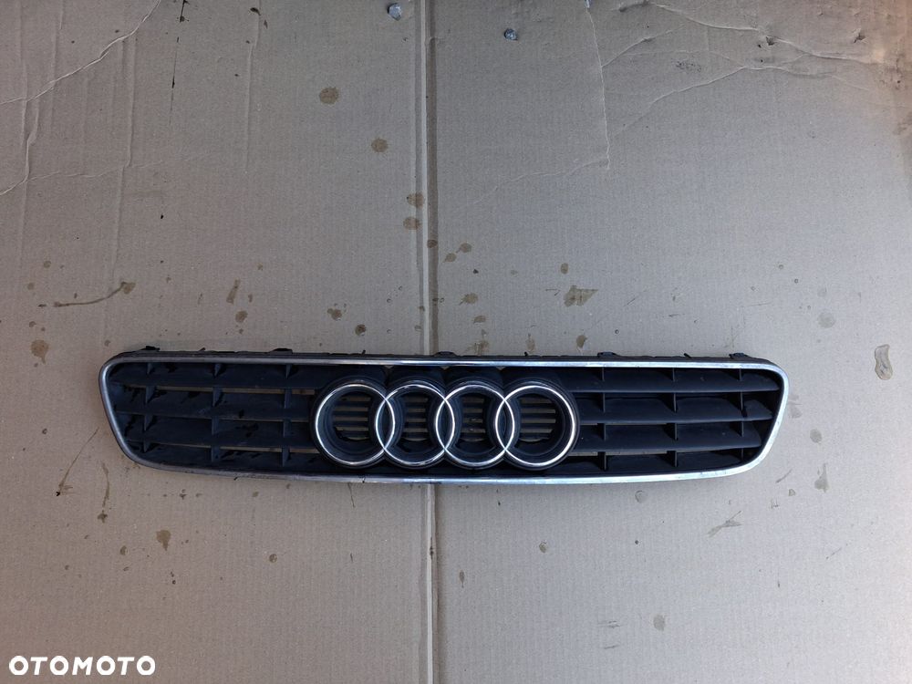 Atrapa chłodnicy AUDI A3 8L  8L0807683  OE - 1