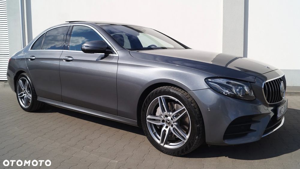 Mercedes-Benz Klasa E 400 4Matic 9G-TRONIC Exclusive - 12