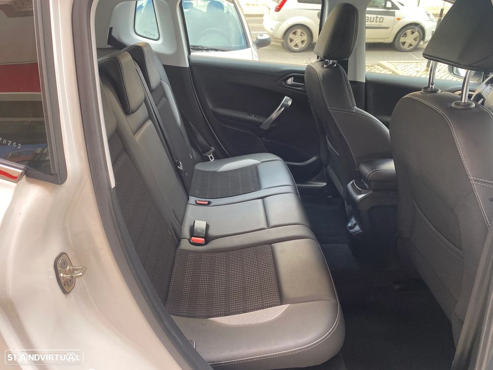 Peugeot 2008 PureTech 110 Stop&Start Allure - 29