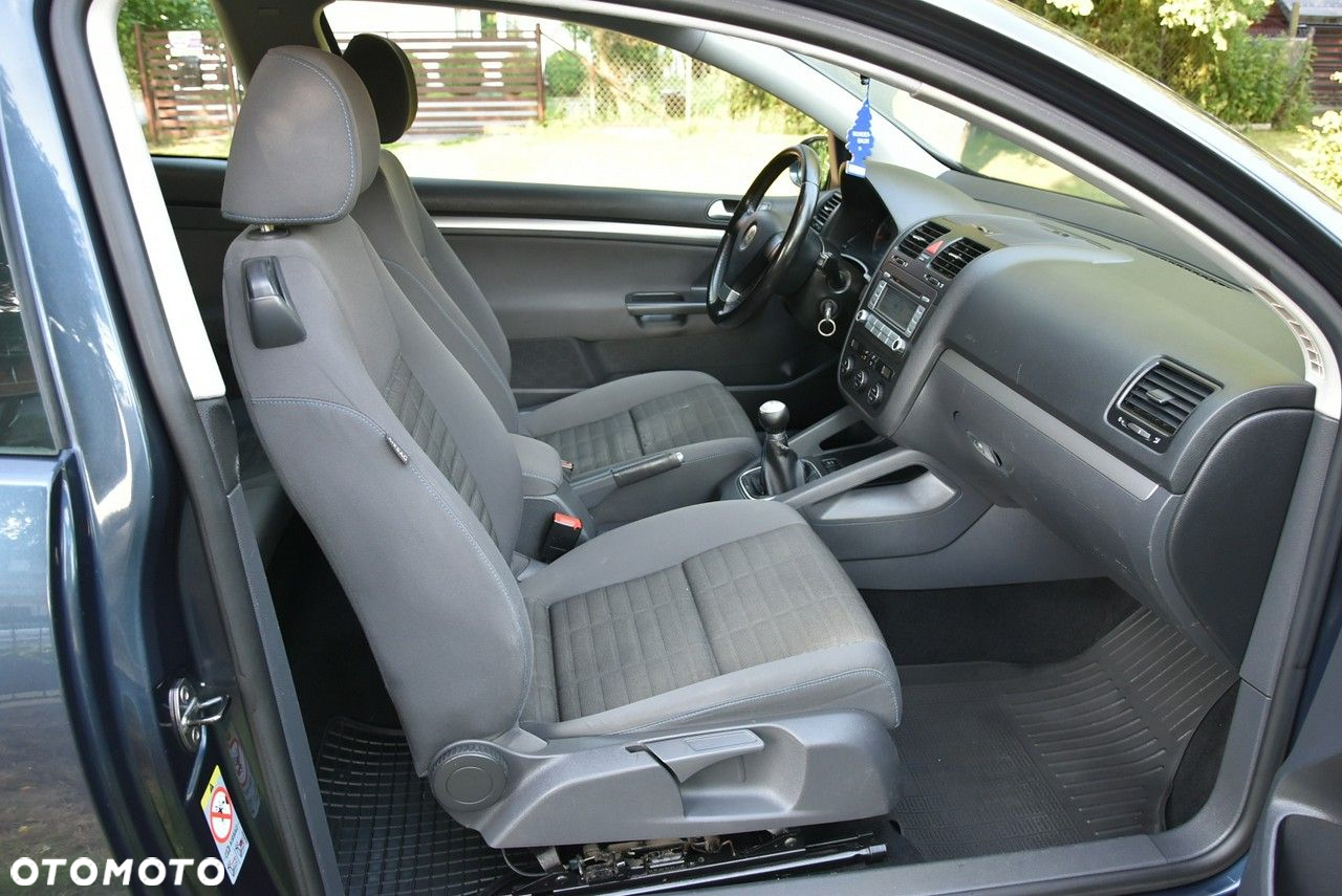 Volkswagen Golf - 10