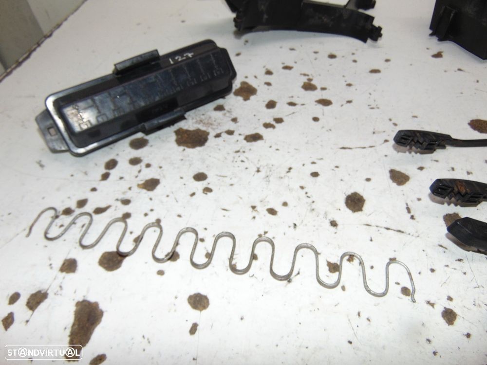 Fiat 127 farolins frente/Hastes - 2